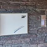 Lyzarska B4 - Protez Apartman *